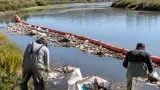 Una barrera retira más de 400 kilos de residuos de un río chileno en ocho meses